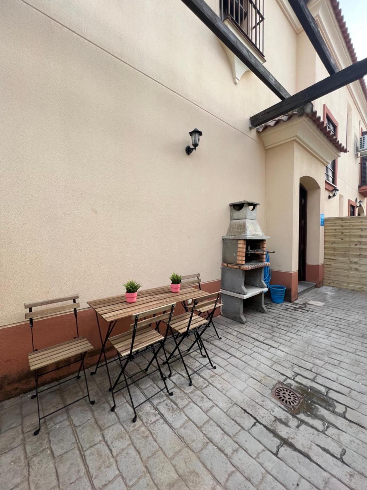 Apartamentos Sevilla Deluxe Rosales Los Rosales  Eksteriør billede